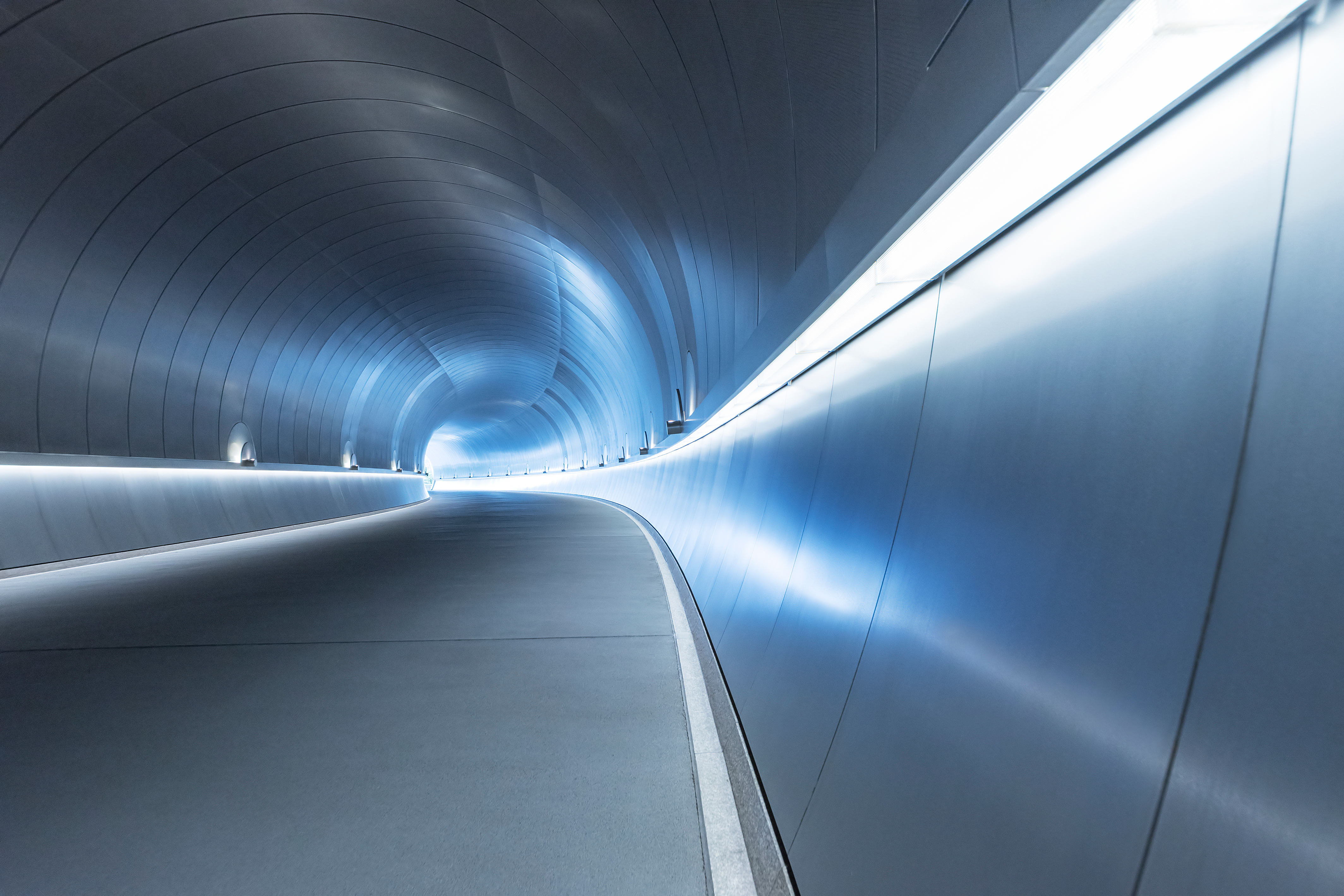 COMMS_Future Trends_Futuristic tunnel_Jan 21